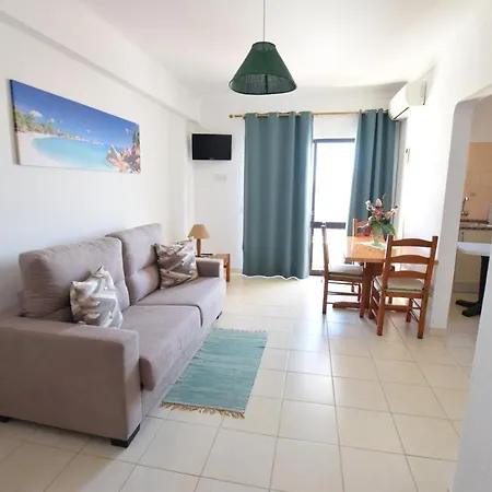 Aparthotel Carruna